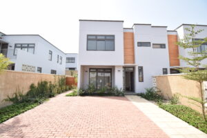 4 Bedroom 3 Bathroom townhome Oyarifa Park – Accra