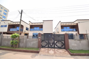 4Bedroom 4bathroom detached Home Oyarifa