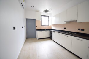 3 Bedroom 4 Bathroom 2 x Living Area’s – Tse Addo Accra