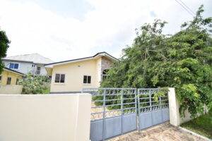 3 Bedroom 2 Bathroom detached Home Oyarifa