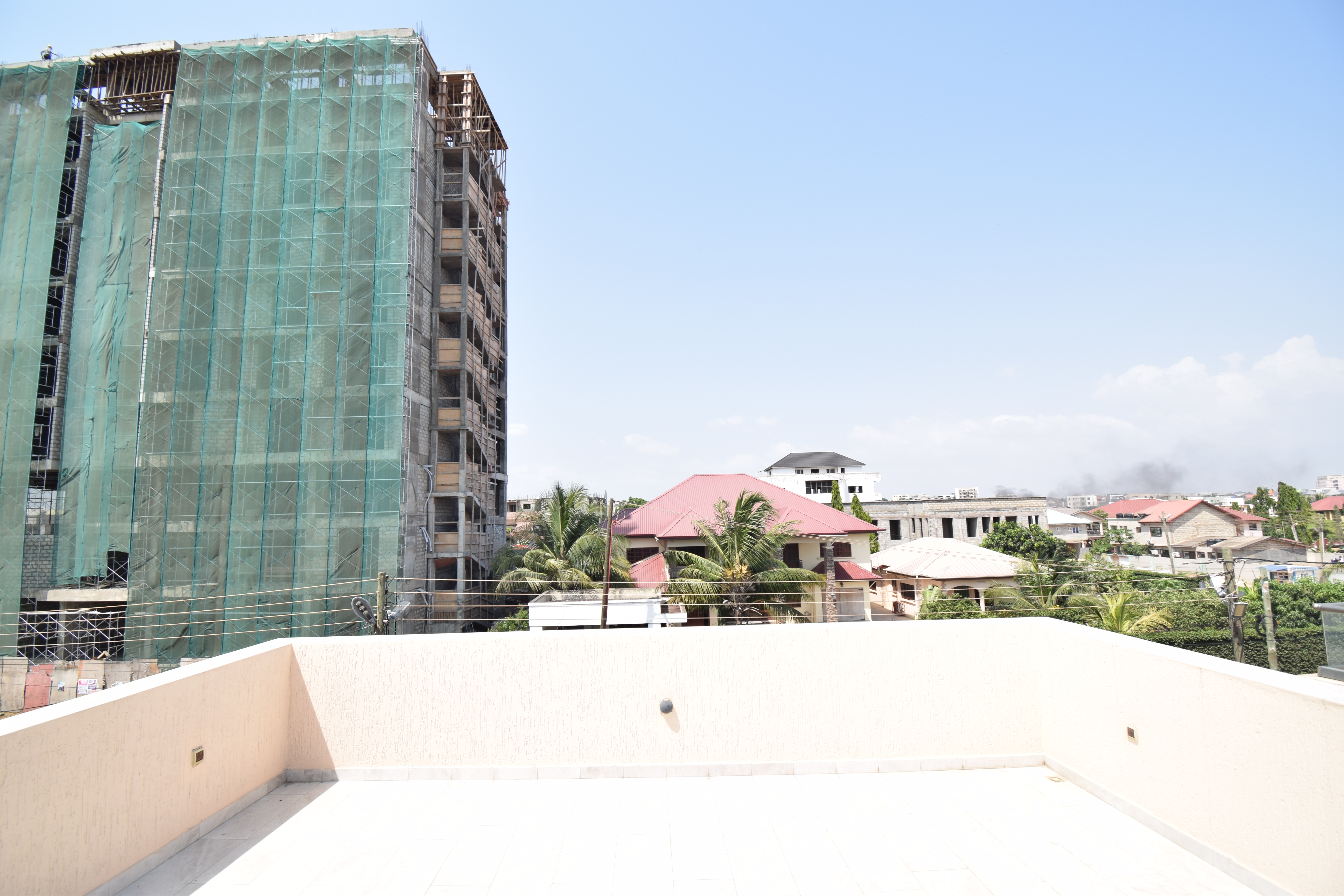 4 Bedroom Home 5 Bathroom, Rooftop Terrace & Private Gym – Tse Addo