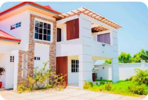4Bedroom 4.5 Bathroom Town Home – Tema Community 25