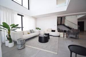 5 Bedroom 5.5 Bathroom Duplex with 1 Bed Apartment – East Legon