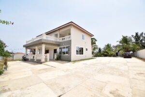 5 Bedroom 5.5 Bathroom Plus 2 x Kitchen – Beach Home – Prampram – Abia