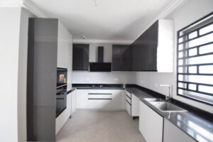 4 Bedroom 4.5 Bathroom Townhome Swimming Pool Tse Addo Accra