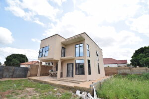 3 Bedroom 3 Bathroom Plus 1 Study and 1 Staff Quarters – Adenta Frafraha