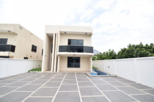5 Bedroom 5 Bathroom – Tema Community 25
