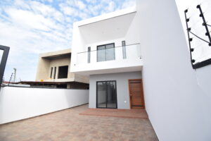 3 Bedroom 3 Bathroom Townhome Spintex Accra