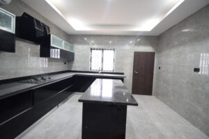 4 Bedroom 4 Bathroom Townhome Adjiringanor – Accra